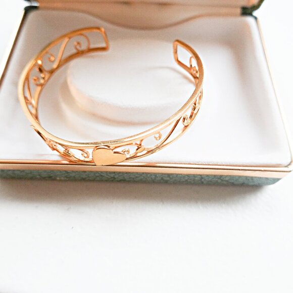 12k Gold Filled  Heart Cuff Bangle Bracelet  in original box - Picture 1 of 4